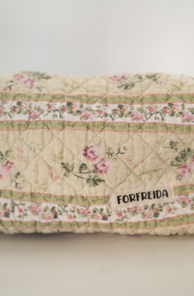 For Freida Makeup Bag – Light Green Floral